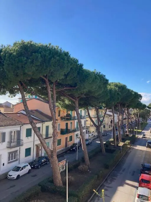 Apartment Appartamento A Viareggio Italy